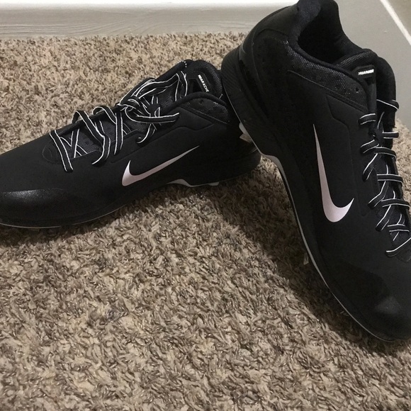 COPY - New Nike cleats shoes in black n white color - Picture 1 of 4
